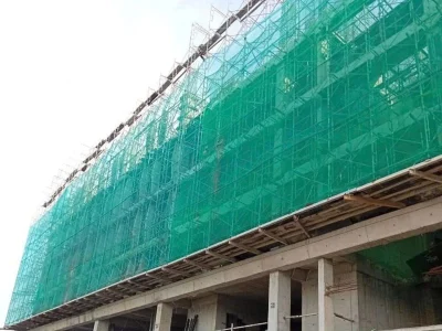 Lựa chọn lưới che chắn bụi an toàn cho công trình